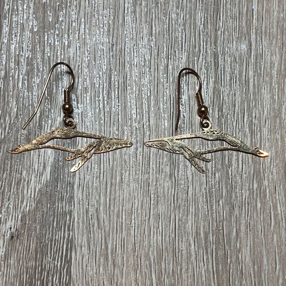 Gold color humpback whale dangle earrings